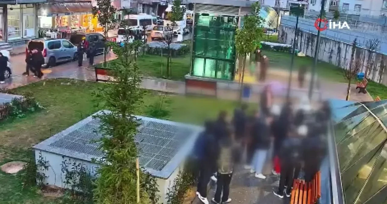 Bağcılar'da dövülen çocuğu kurtarmak isterken bıçaklandı: Şimdi de tehditlerle uğraşıyor