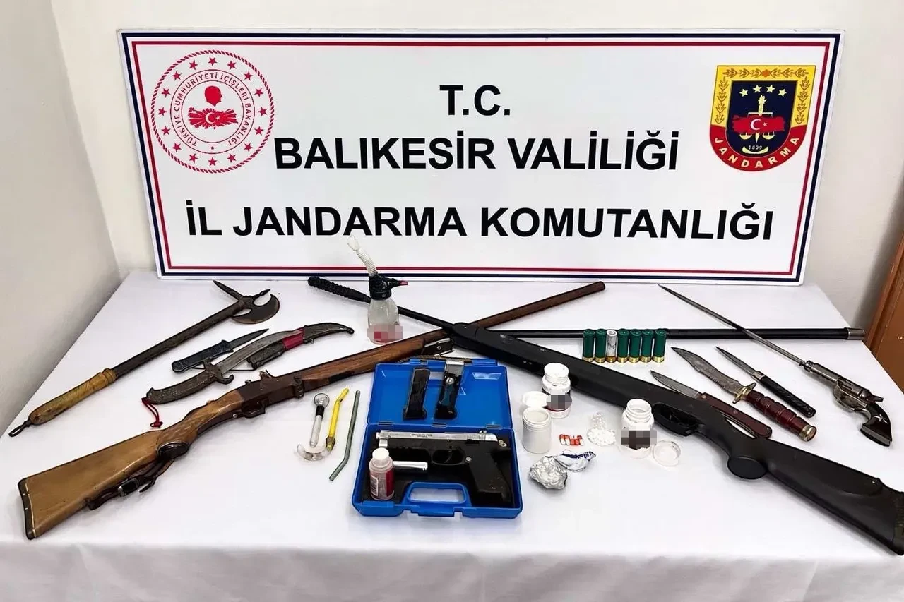 Balıkesir'de uyuşturucuya büyük darbe! 52 adrese operasyon düzenlendi