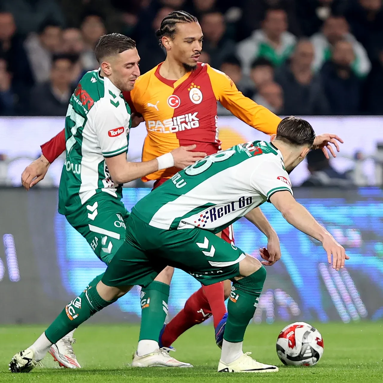 Galatasaray Konyaspor deplasmanında kaybetti: Süper Lig'de sürpriz!