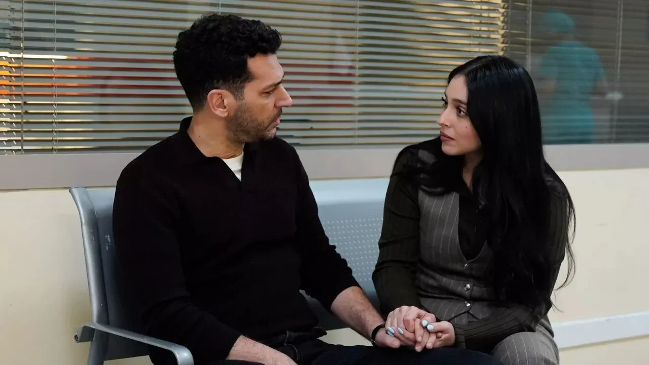 Güller ve Günahlar dizisinin çekimlerinde kahkaha dolu anlar! Murat Yıldırım partneri Cemre Baysel’i taşıyamadı