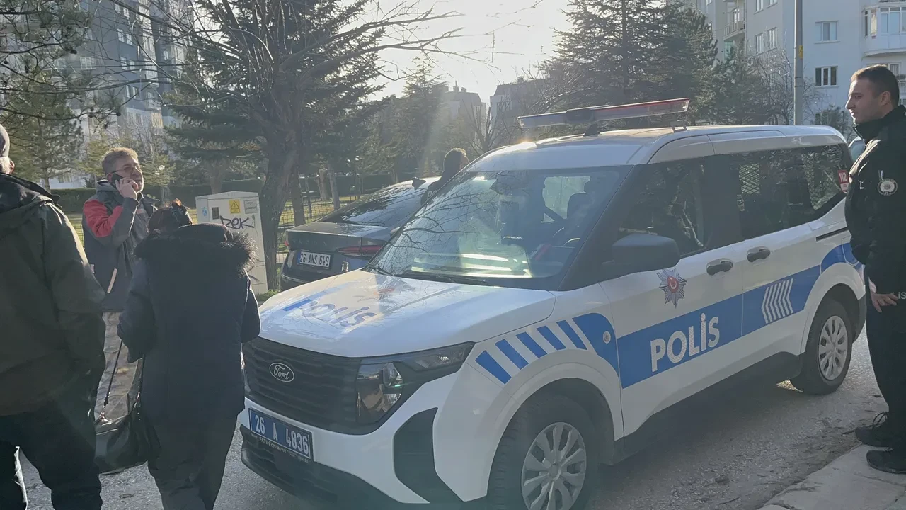 Komşular arasında anlaşmazlıkta bıçaklar çekildi: Kavga kanla bitti