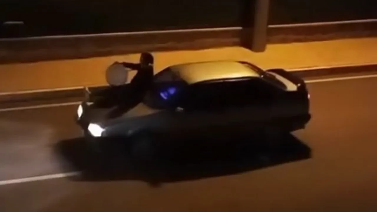 Mahalleliyi sahura böyle uyandırdı! Niğde'de ramazan davulcusundan ilginç yöntem