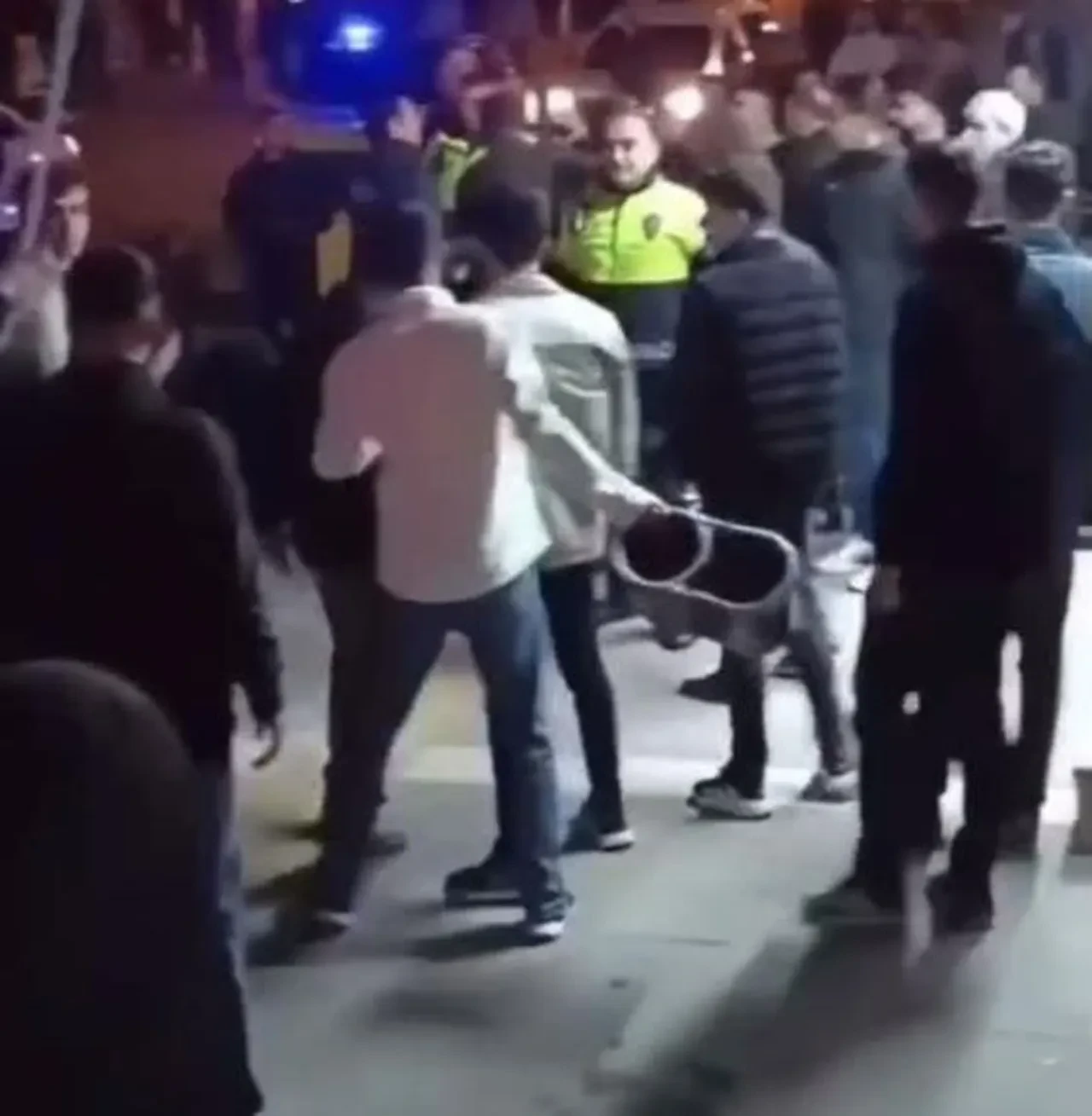 Mardin’de tekmeli, kovalı ve fırçalı kavgada 3 kişi yaralandı