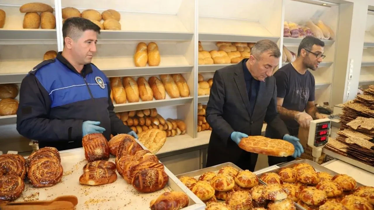 Mersin'de kaçak fırındaki mide bulandıran görüntü denetimde ortaya çıktı