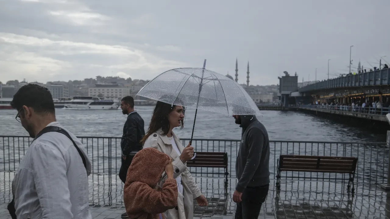 Meteoroloji'den 3 bölge için fırtına ve sağanak uyarısı: Çok kuvvetli yağacak!