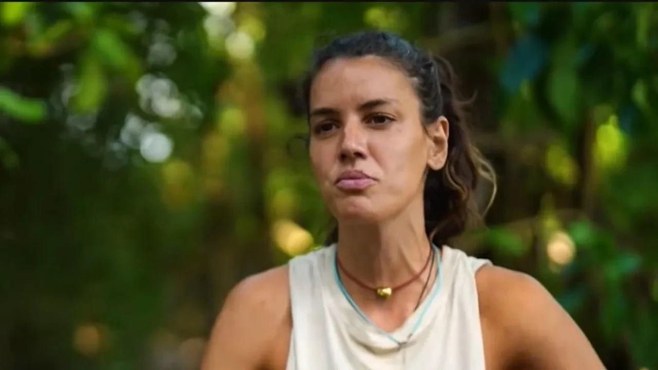 Survivor 2026 Ünlüler’de barınak isyanı! Deniz ve Seren Ay’dan erkeklere tepki 