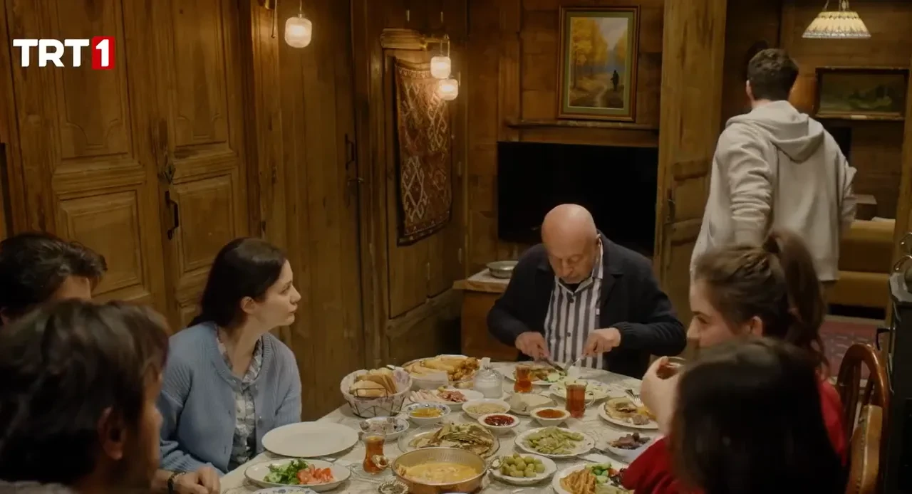  Taşacak Bu Deniz'deki sahur sahnesi gündem oldu! Sosyal medyayı ikiye böldü