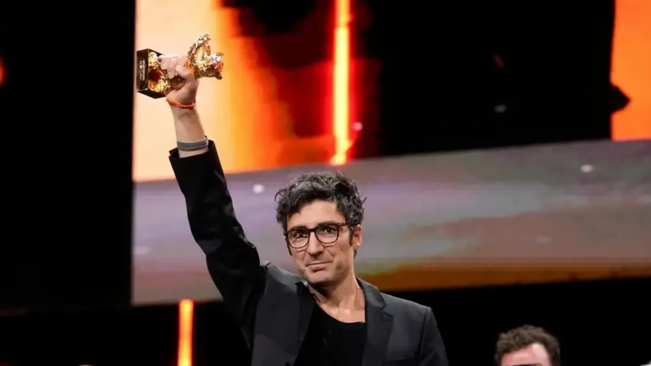 Türküler Almanya da tarih yazdı! Sarı Zarflar ve Kurtuluş ödüllerle dönüyor