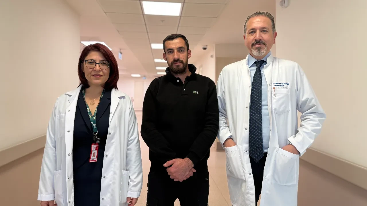 Basit bir öksürük sandı, nadir hastalık çıktı: 4 kez ameliyat masasına yattı