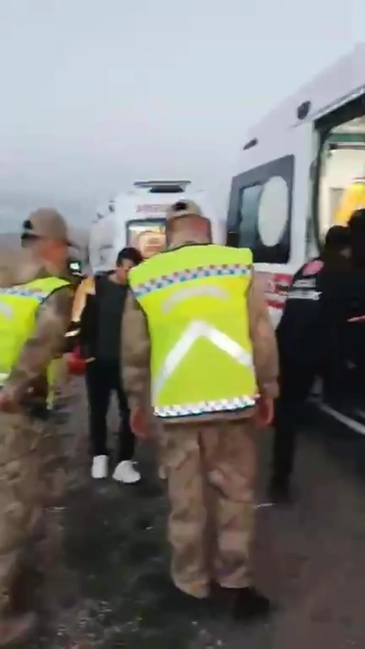 Batman'da feci kaza! Araç uçuruma yuvarlandı: 3 ağır yaralı