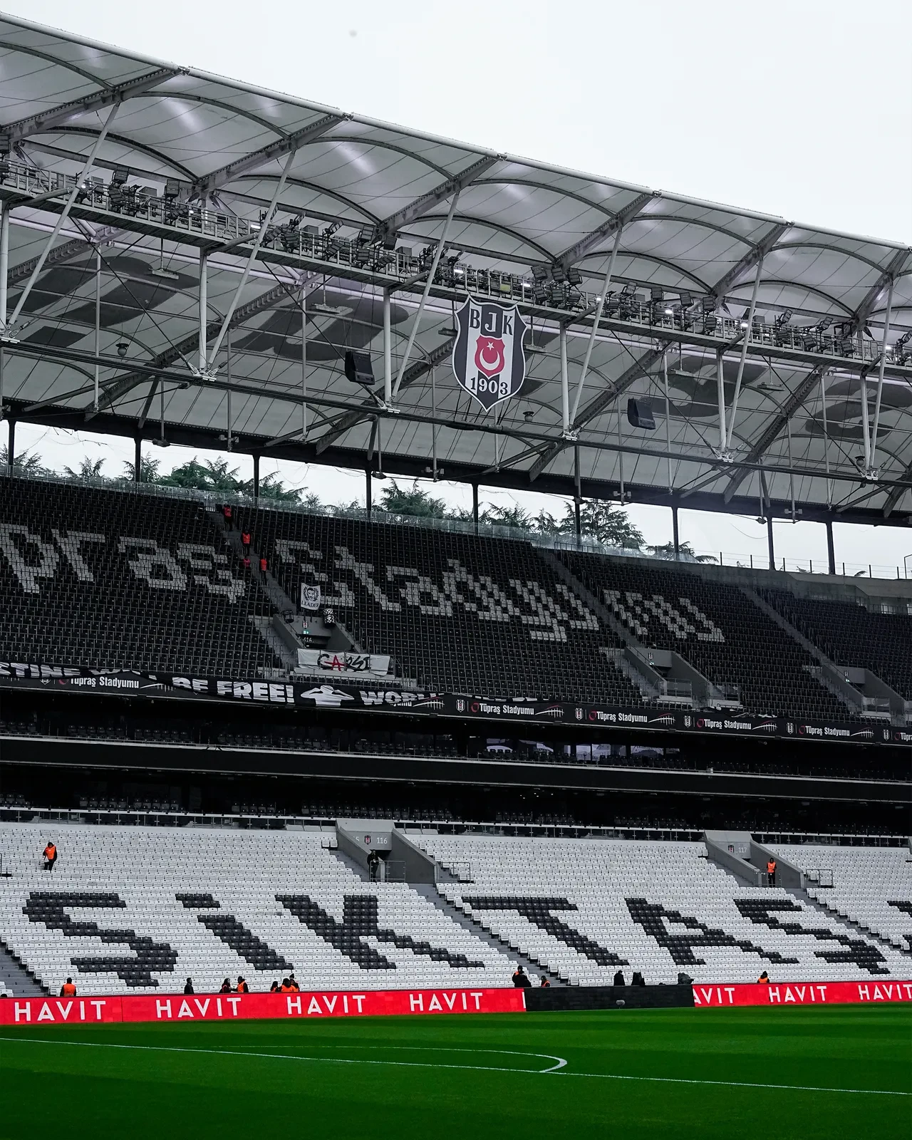 Beşiktaş Göztepe'yi dağıttı: Dolmabahçe'deki Süper Lig akşamında gol yağmuru!