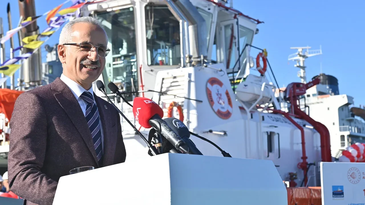 Denizcilikte dijital dönüşüm! Bakan Uraloğlu projeyi açıkladı: Gemilere 7 gün 24 saat haberleşme sistemi