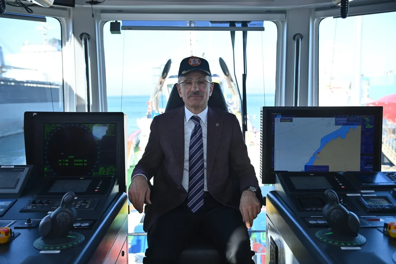 Denizcilikte dijital dönüşüm! Bakan Uraloğlu projeyi açıkladı: Gemilere 7 gün 24 saat haberleşme sistemi