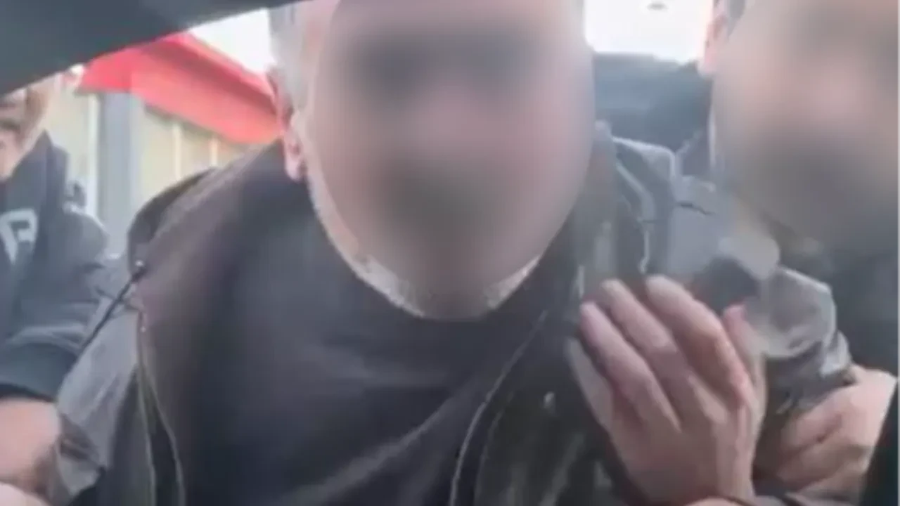 Esenyurt'ta yol tartışmasında araçtan inen yolcu cezayı yedi