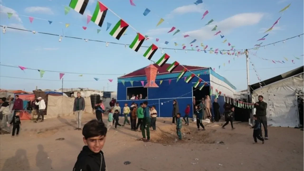 Gazze yıkımın ardında ramazan umudunu yükseltiyor: Yıllar sonra futbol turnuvası