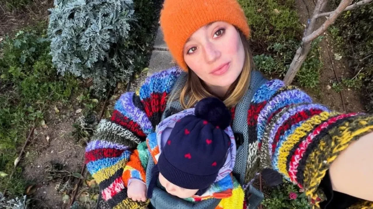 Gizem Karaca, kızı Leyla Yaz’ın yüzünü ilk kez paylaştı! Minik Leyla Yaz sosyal medyada gündem oldu