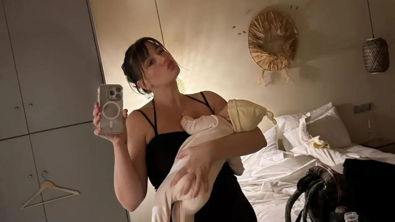 Gizem Karaca, kızı Leyla Yaz’ın yüzünü ilk kez paylaştı! Minik Leyla Yaz sosyal medyada gündem oldu