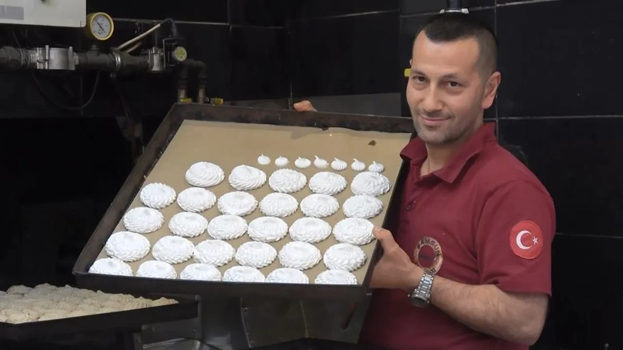 İftar sofralarının vazgeçilmezi! Ustalar uyumadan yapıyor, günde 10 bin adet üretiliyor