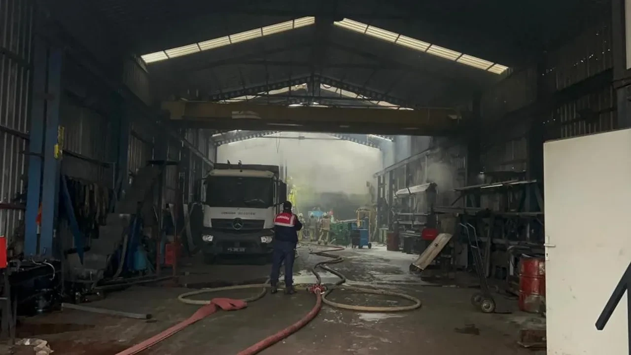 İstanbul'da korkutan yangın! Çok sayıda ekip sevk edildi