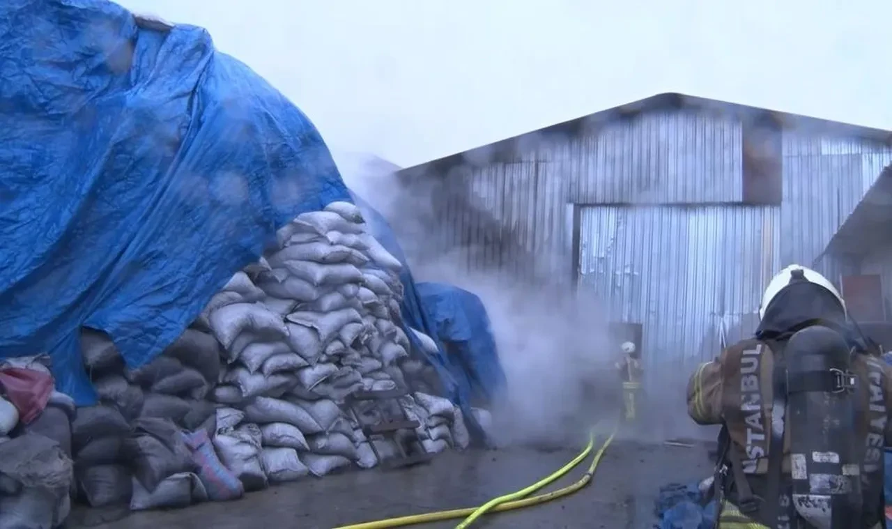 İstanbul'da korkutan yangın! Çok sayıda ekip sevk edildi