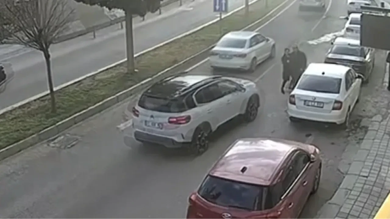 Kaza değil cinayete teşebbüs! Çarptığı kadını metrelerce havaya fırlattı