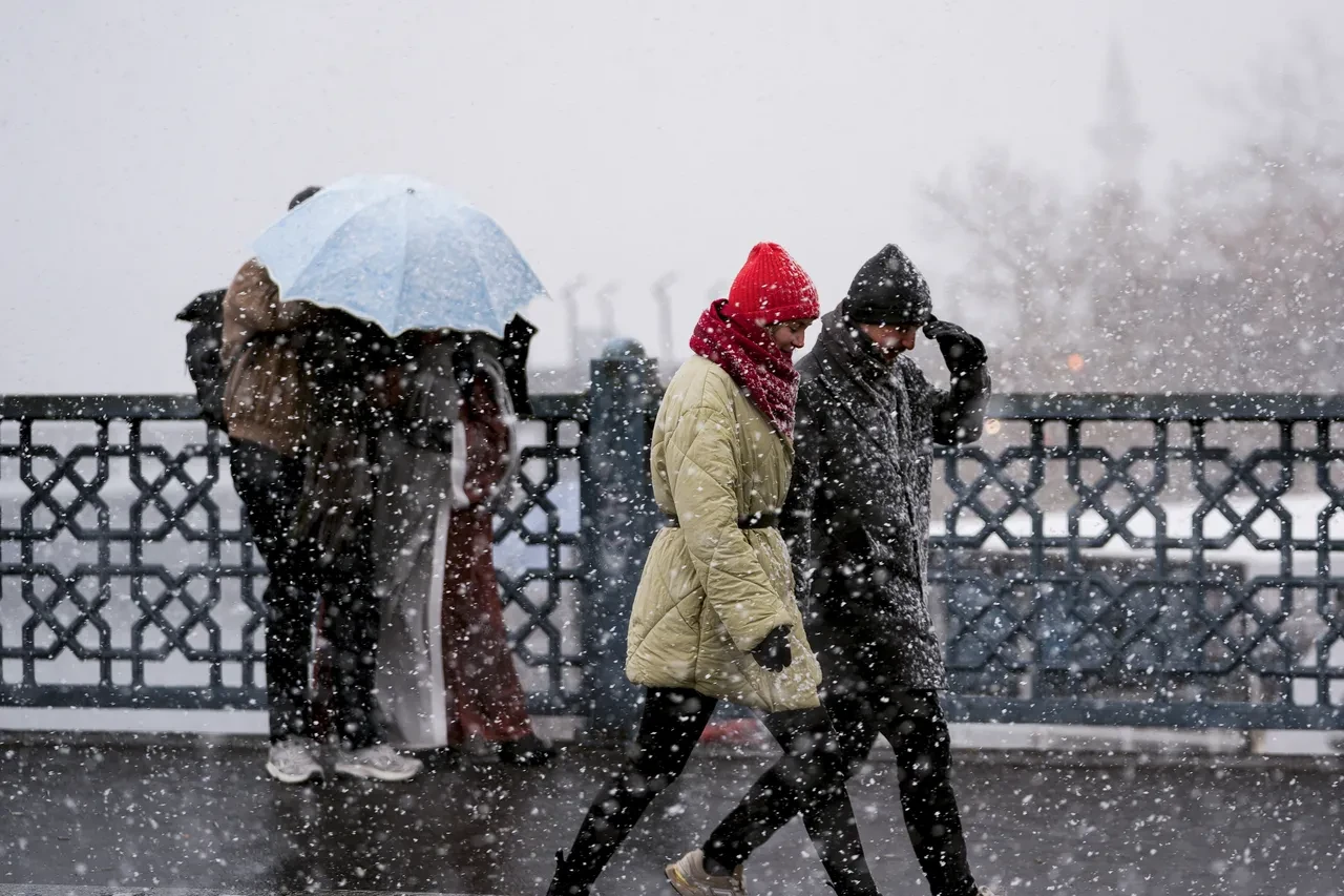Kış geri geliyor! Meteoroloji'den 12 il için kar uyarısı: Sıcaklık 9 derece düşecek