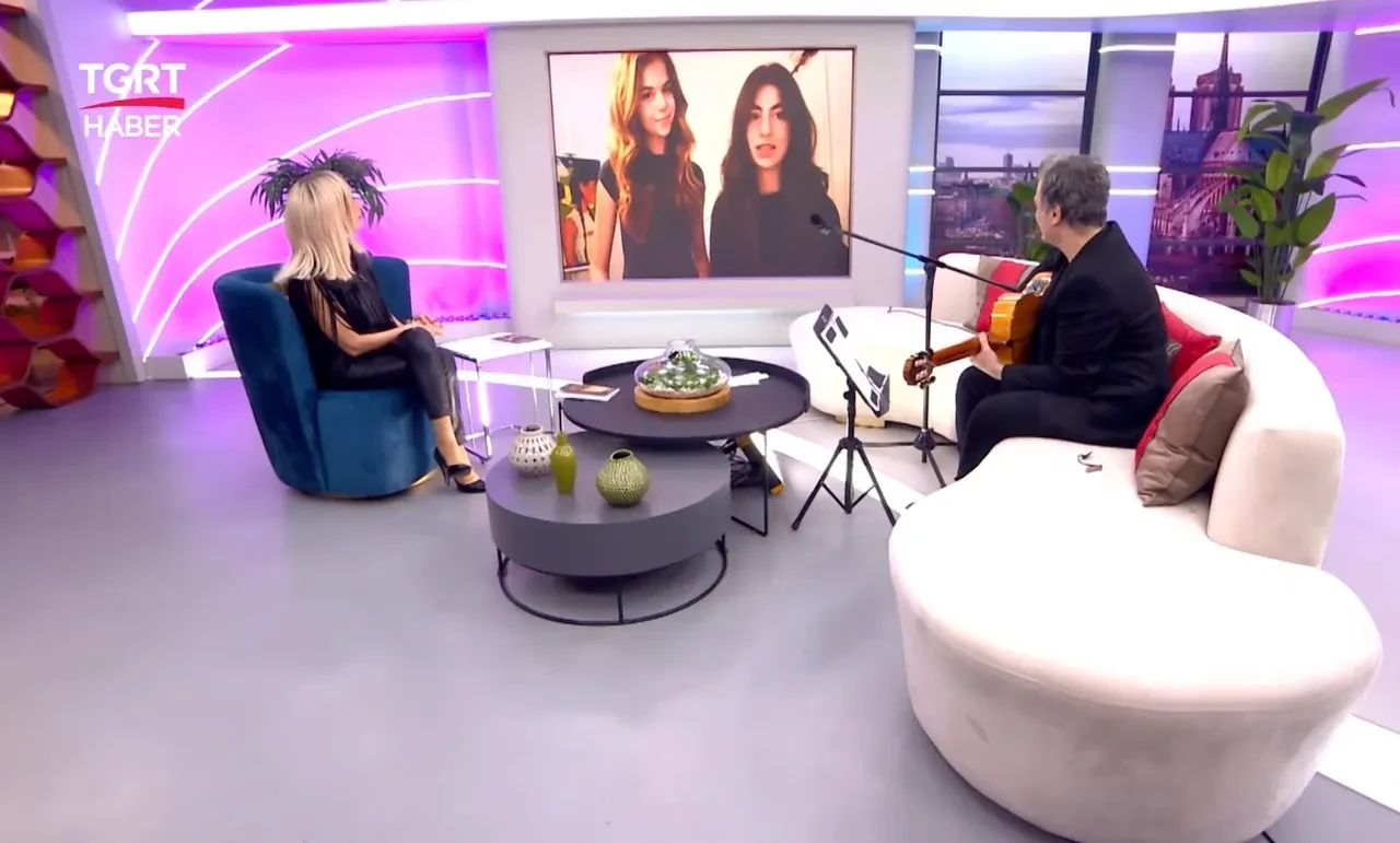 Kutsi stüdyoda gözyaşlarına hakim olamadı! Kızlarıyla ilk kez düet yaptı