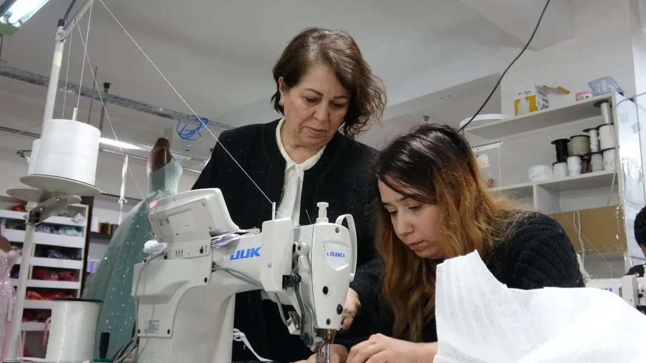 Memurluğu bıraktı, kendi markasını kurdu! Şimdi 100 kişiye iş veriyor