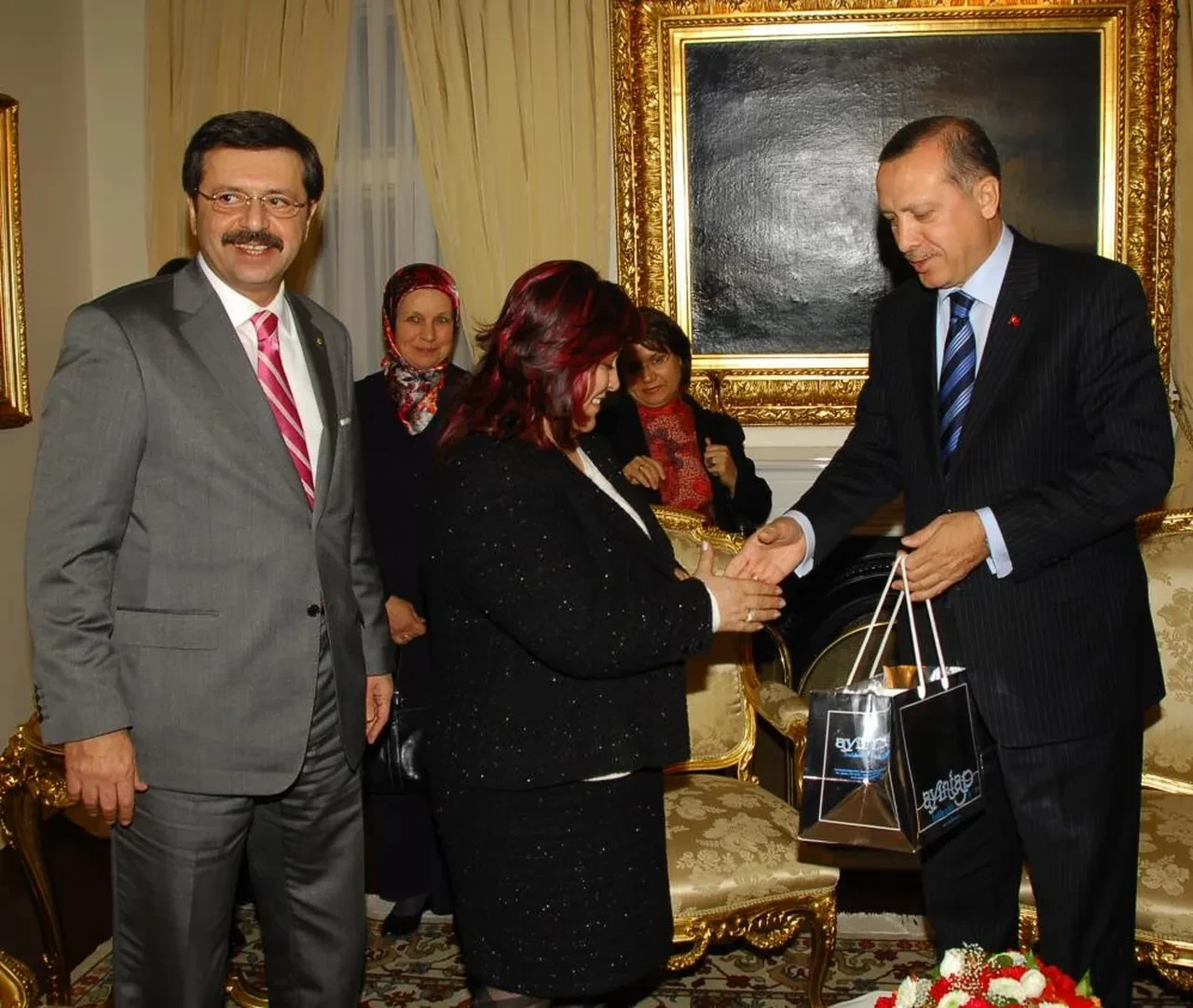 Memurluğu bıraktı, kendi markasını kurdu! Şimdi 100 kişiye iş veriyor