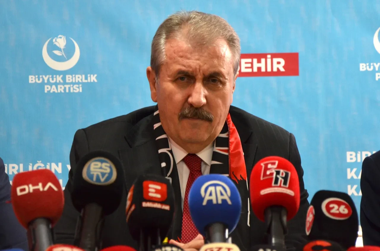 Mustafa Destici'den laiklik bildirisine sert tepki: Reddediyorum, kınıyorum!