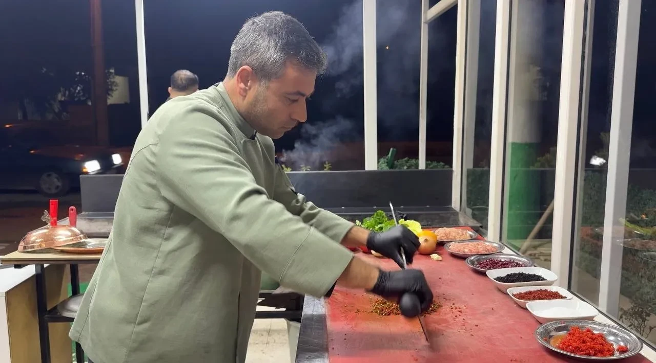 Şanlıurfa’da ilk kez denendi, çok sevildi: Kebabı yiyenler içindekilere inanamadı