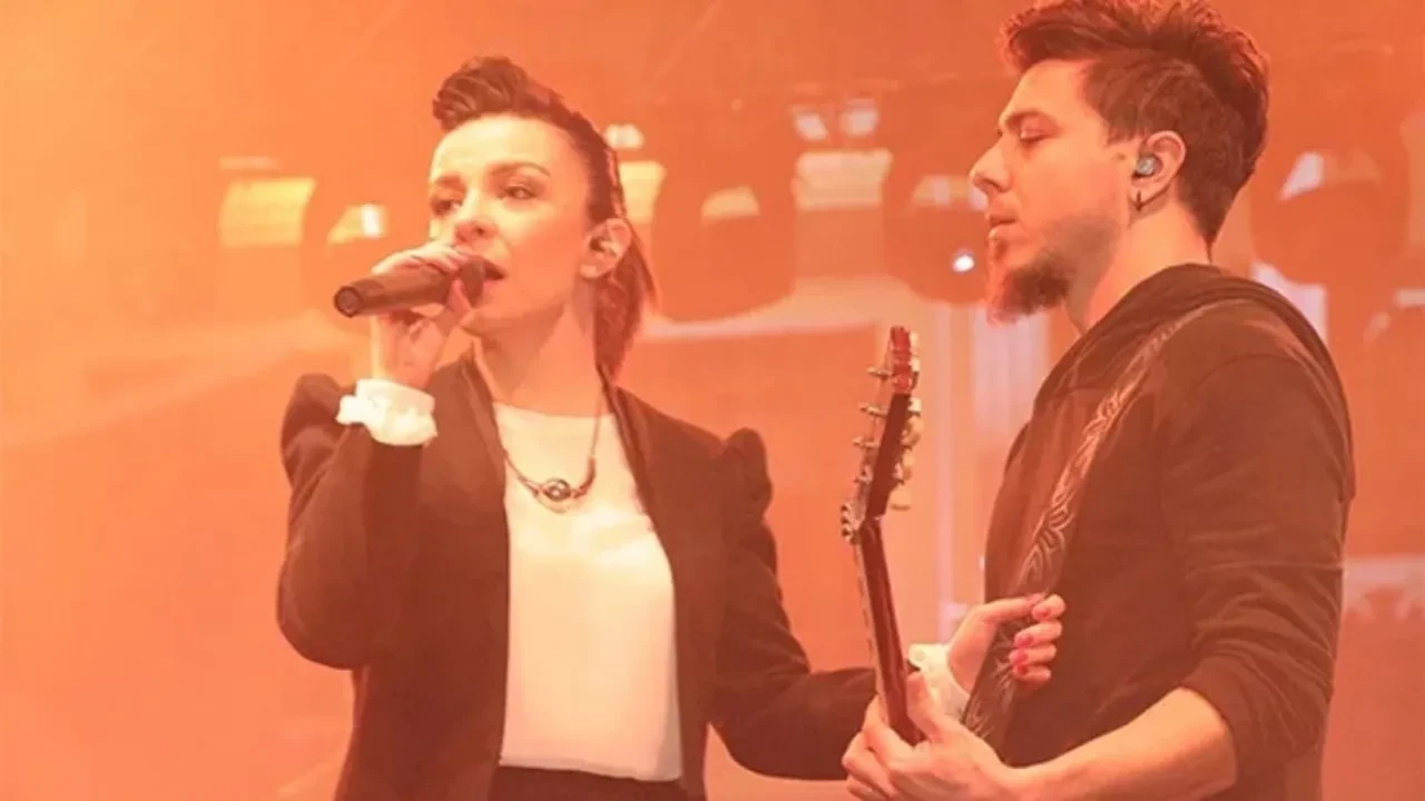 Yıllar önce ayrılan Model grubundan şaşırtan hamle! Eski grup üyeleri birbirlerini sosyal medyadan takibe aldı