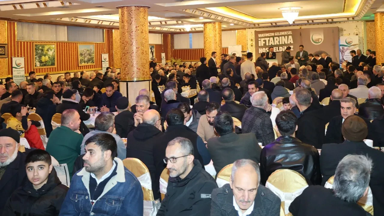 Adıyamanlılar Vakfı’nın 30. geleneksel iftarında binlerce kişi buluştu