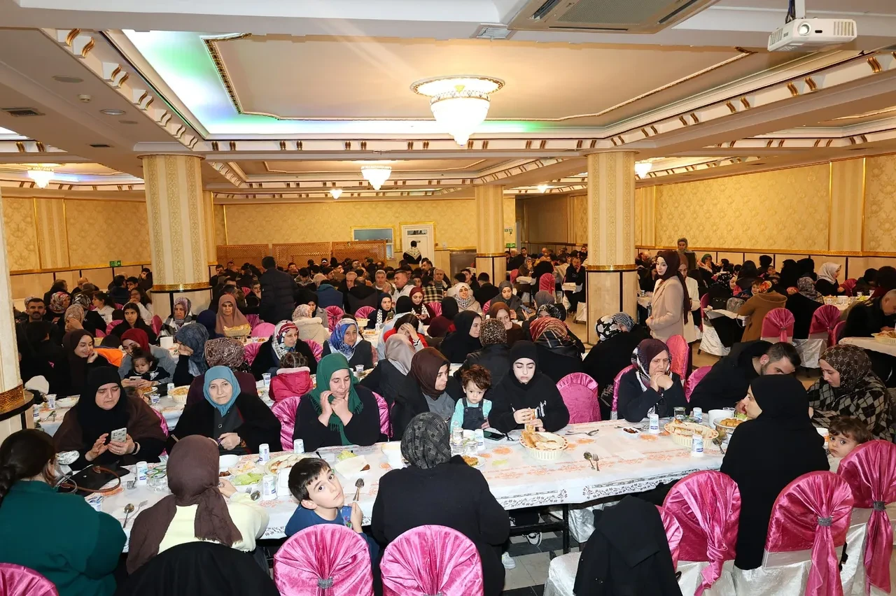Adıyamanlılar Vakfı’nın 30. geleneksel iftarında binlerce kişi buluştu