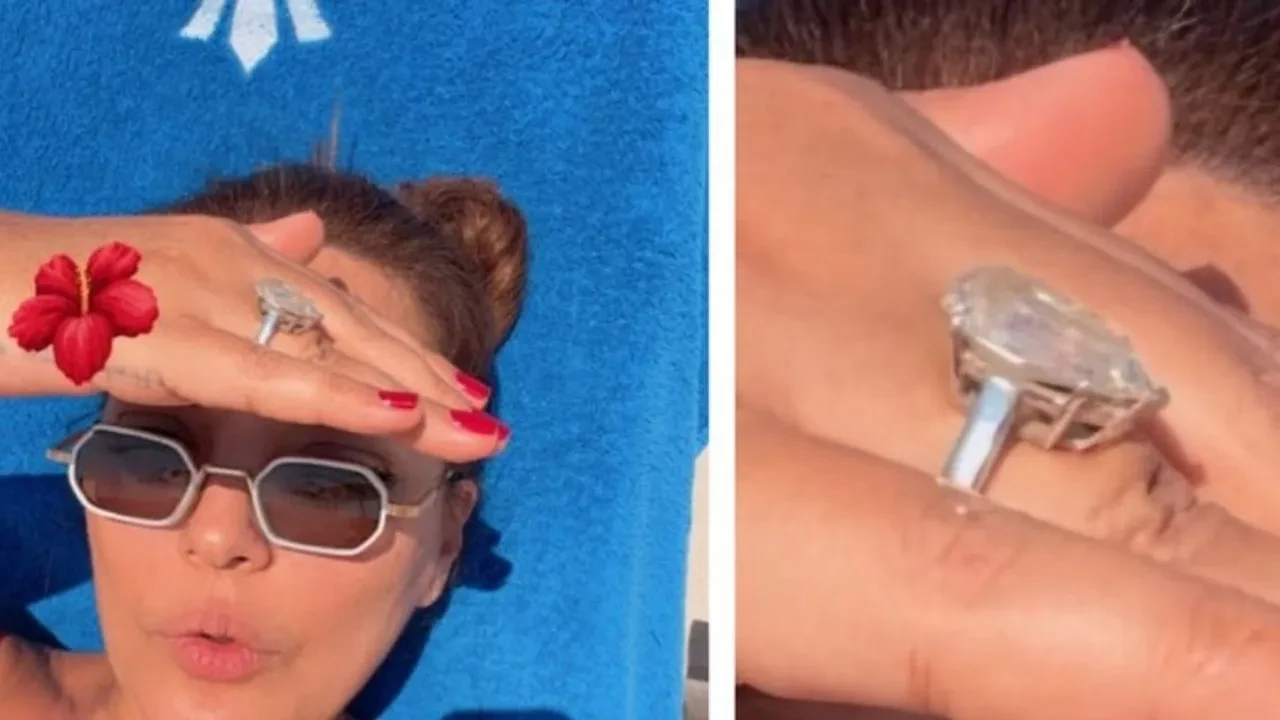 Demet Akalın’ın dev tek taşı sosyal medyayı salladı! Ünlü şarkıcı yüzüğüyle güneşi gölgede bıraktı