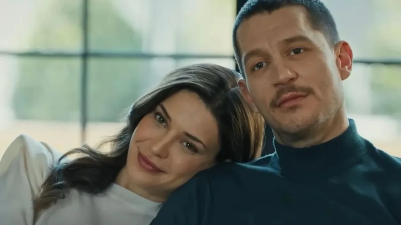 Devrim Özkan’dan rol arkadaşı Uraz Kaygılaroğlu’nun fotoğrafına kafaları karıştıran yorum! “Ömrüm” 