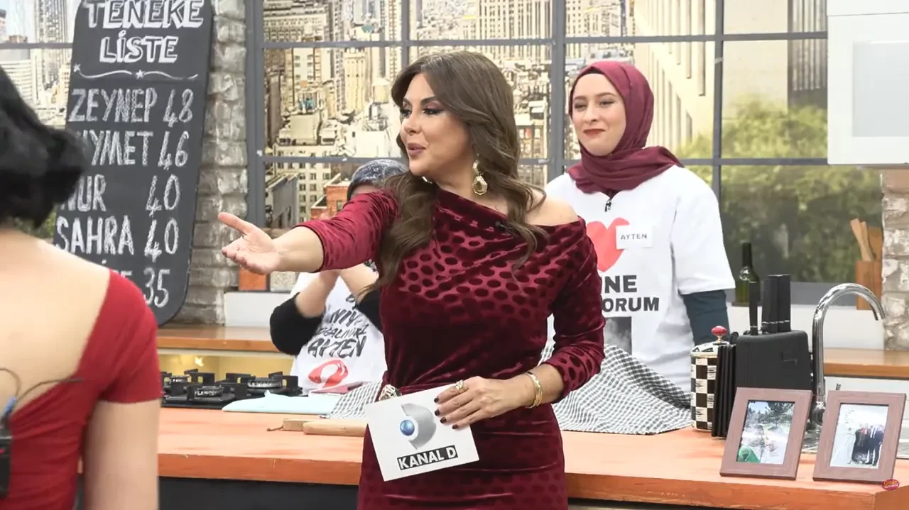 Gelinim Mutfakta Nesibe gözyaşlarına boğuldu! Sunucu Aslı Hünel'in kollarında kayınvalideye sert sözler