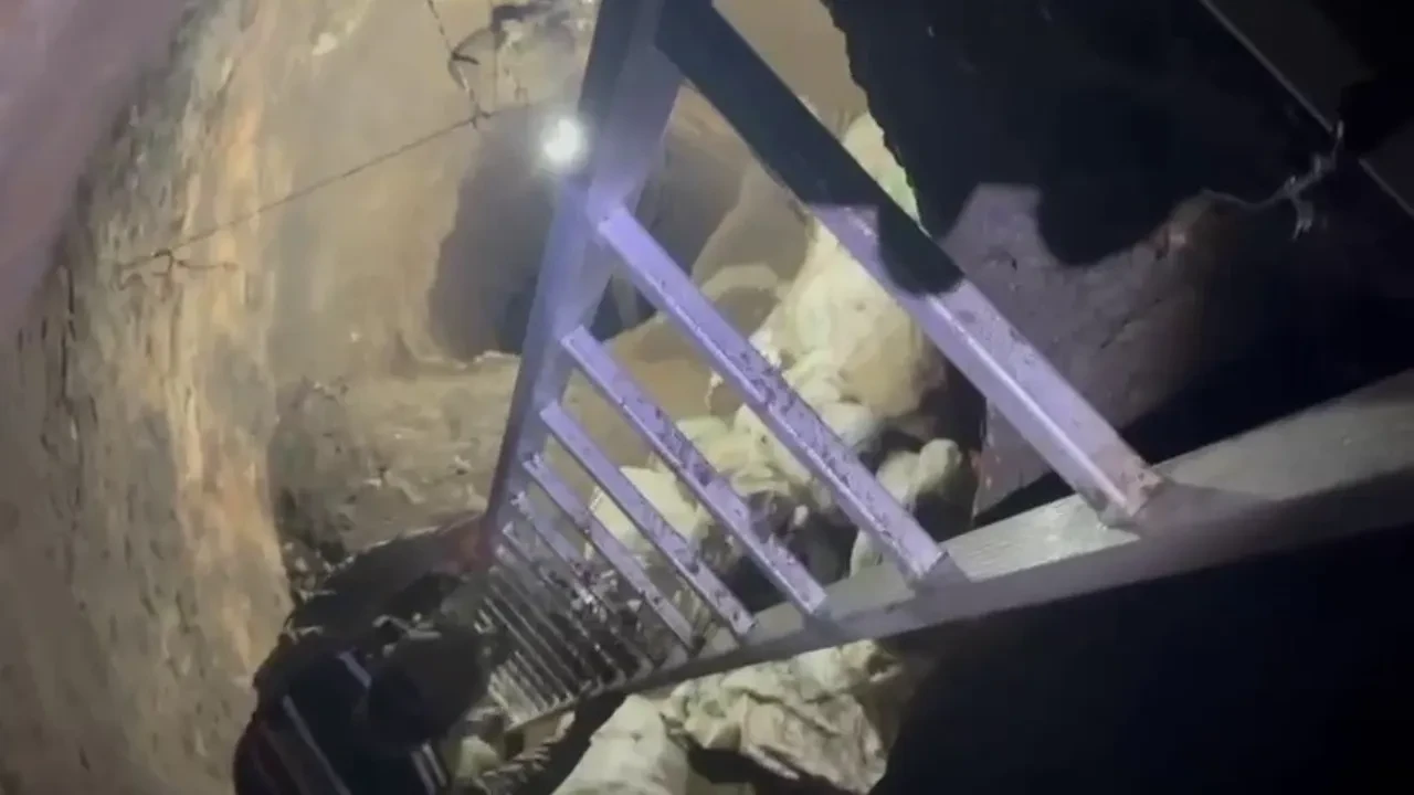 Görenler şaşkın: Define bulma hayaliyle  evinin bahçesine 40 metrelik kuyu kazdı