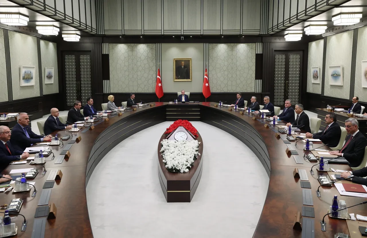 Kabine toplanıyor! İşte gündeme gelecek konular: Emeklilerin beklediği haber de masada