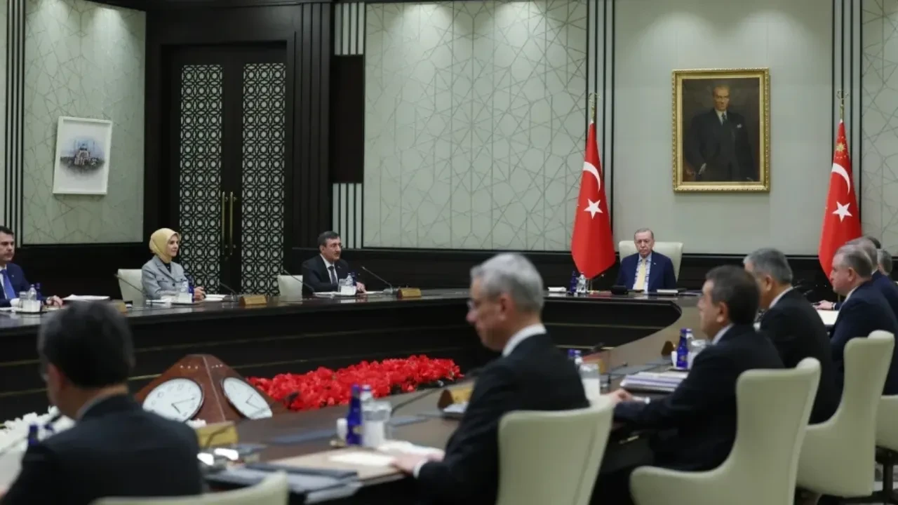 Kabine toplantısı bitti mi? Emekli bayram ikramiyesinin görüşülmesi bekleniyor