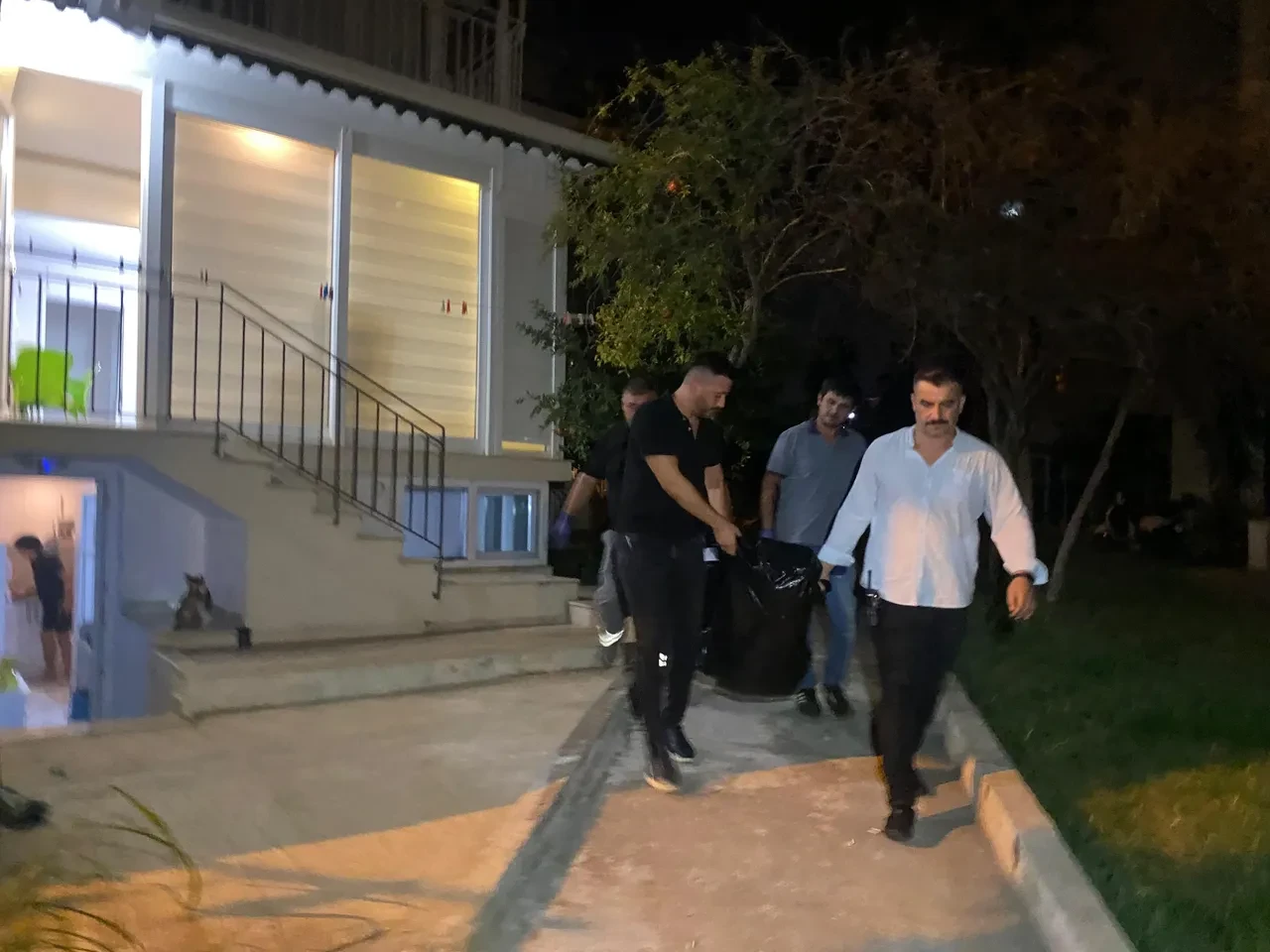 Kan donduran cinayeti anlattı! Eski eşini eşarpla boğarak öldürmüştü