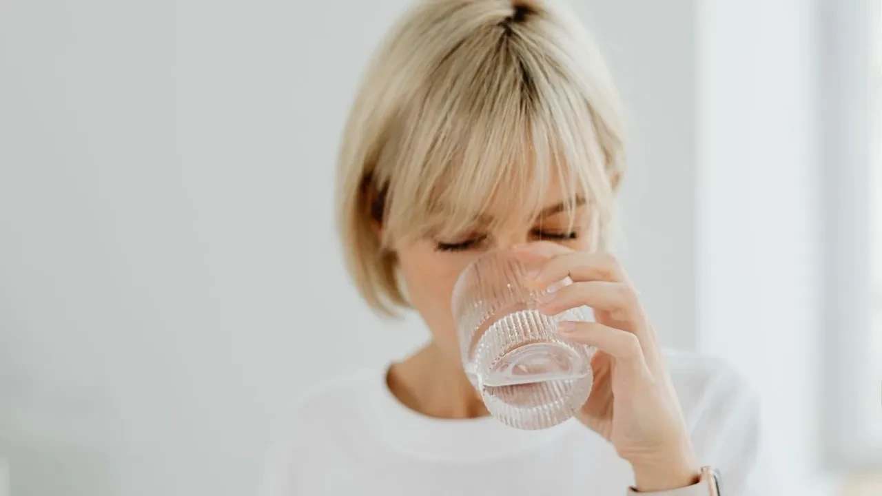 Sahurda su tüketimini hafife almayın! Ramazanda gün boyu susuz kalmamak için düzen nasıl olmalı?