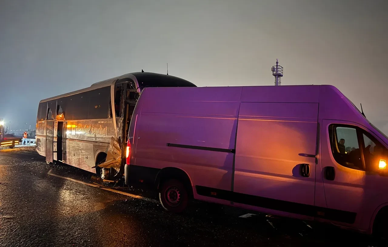 Sakarya geçişinde zincirleme kaza! Çok sayıda yaralı var, Ankara istikameti geçişe kapandı