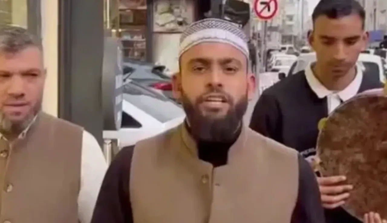 Tarihte bir ilk yaşandı! Celal Karatüre ile Abdurrahman Önül'ün 'Kabede Hacılar Hu der Allah' düeti rekor kırdı