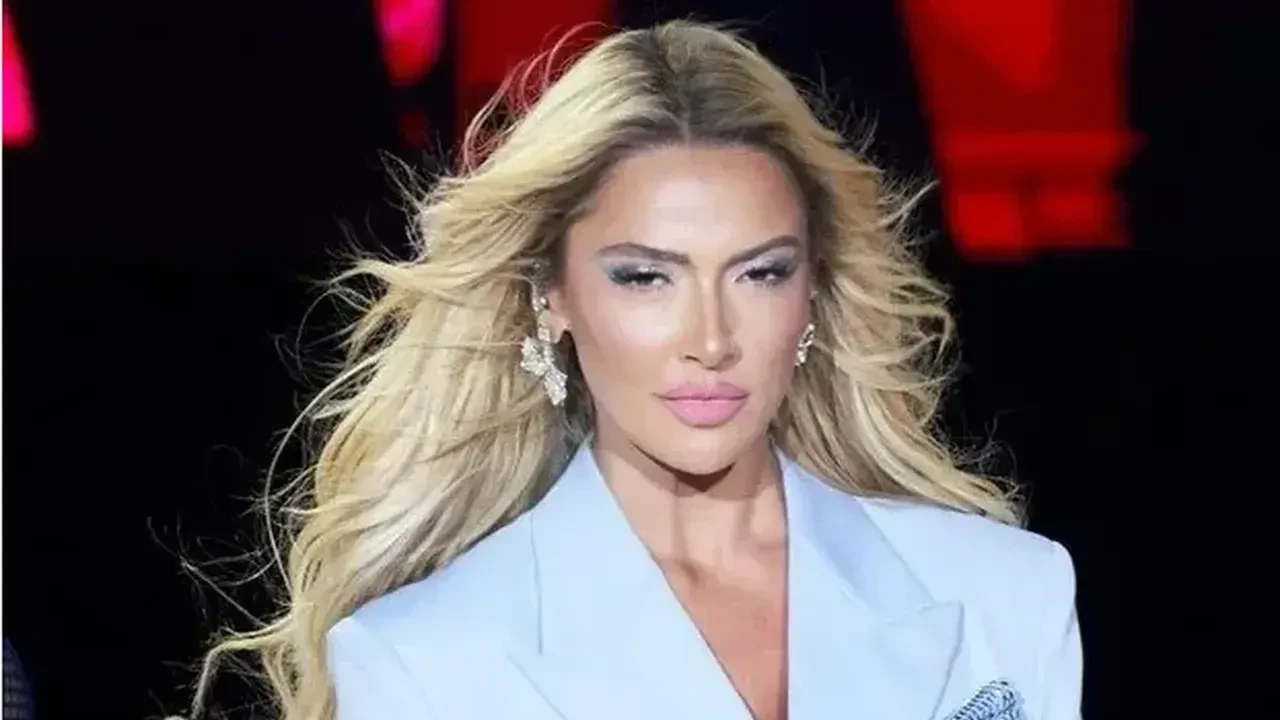 Tepkiler çığ gibi büyüyünce Hadise UNICEF'ten ayrıldı!