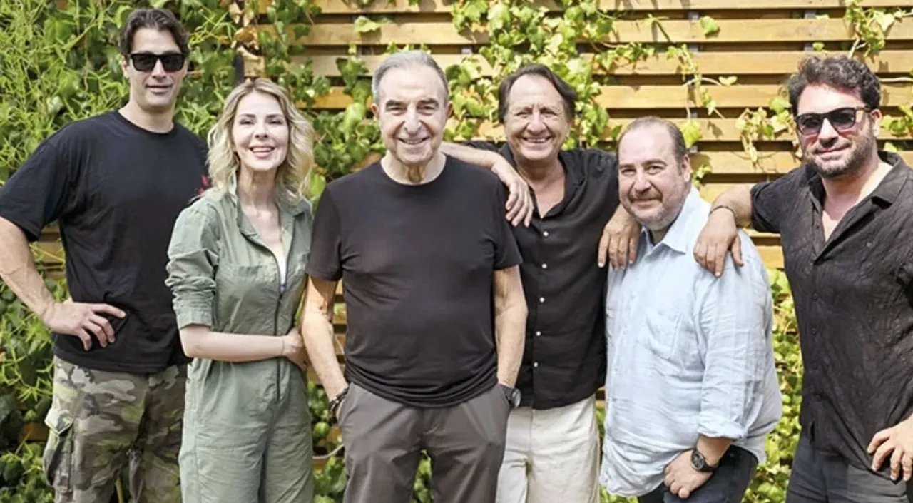 Akasya Durağı dizisinde 'Rıza Baba' sürprizi! Akasya Durağı'nın senaristi İbrahim Ethem Aşkın bombayı patlattı