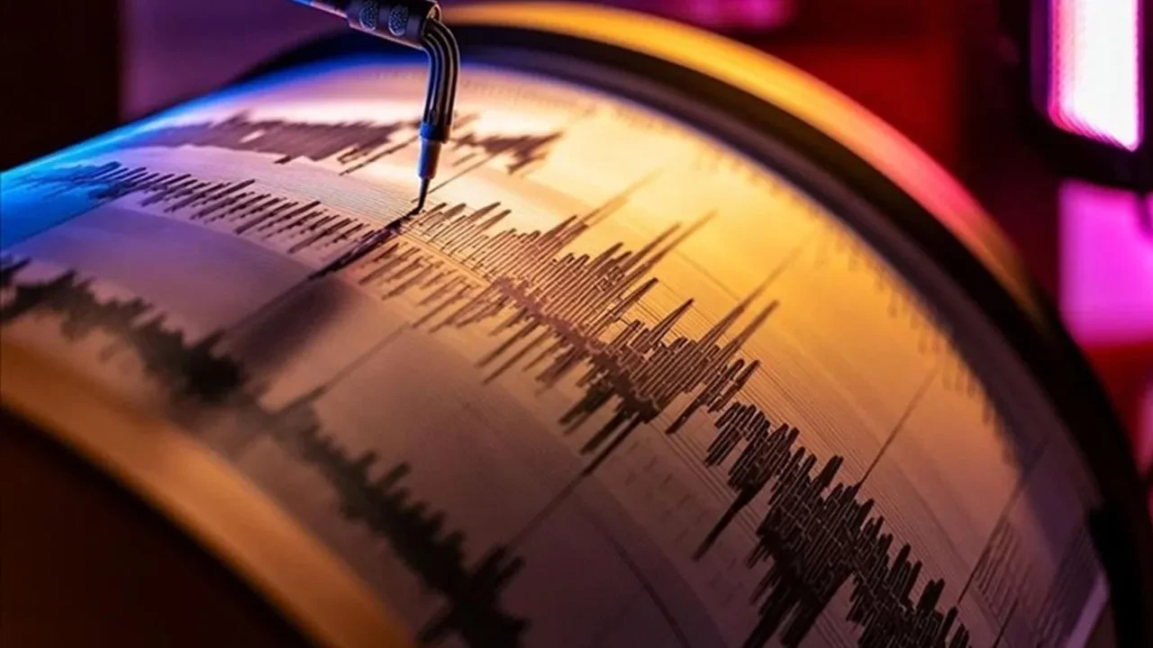 Antalya'da deprem oldu! AFAD ilk verileri açıkladı