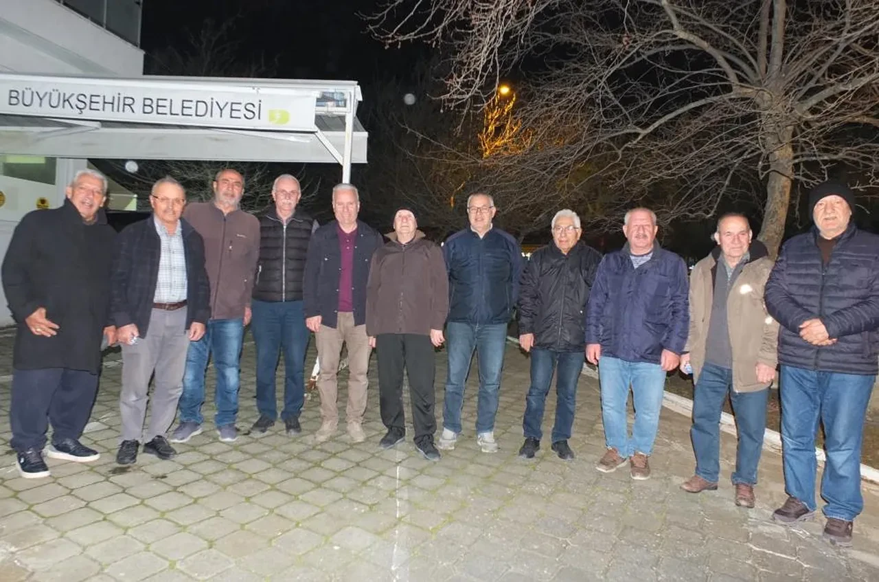 Burhaniye'de ezan 3 dakika önce okundu oruçlar erken açıldı!