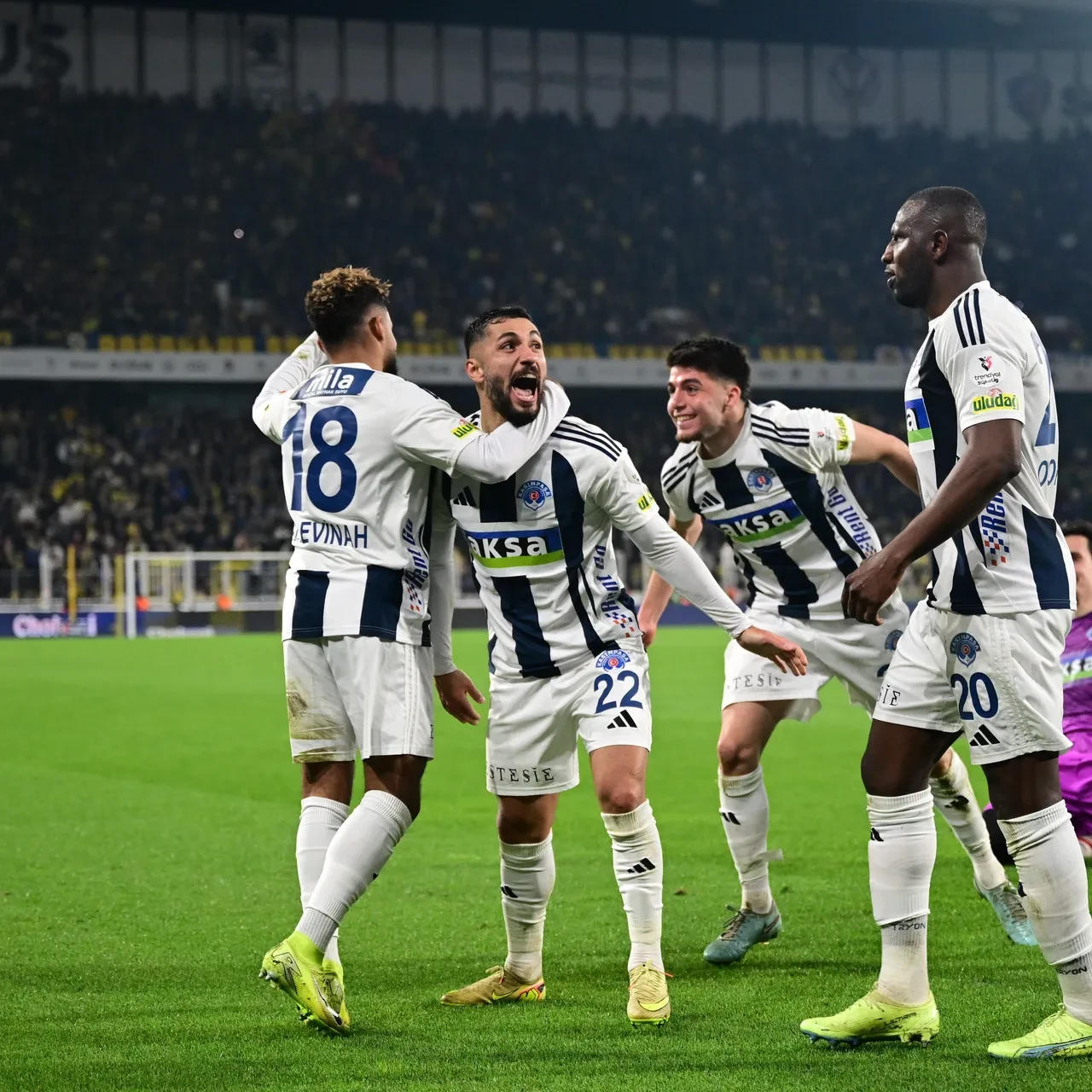 Emre Belözoğlu'ndan Fenerbahçe sözleri: "Vefasızlık da gördüm"