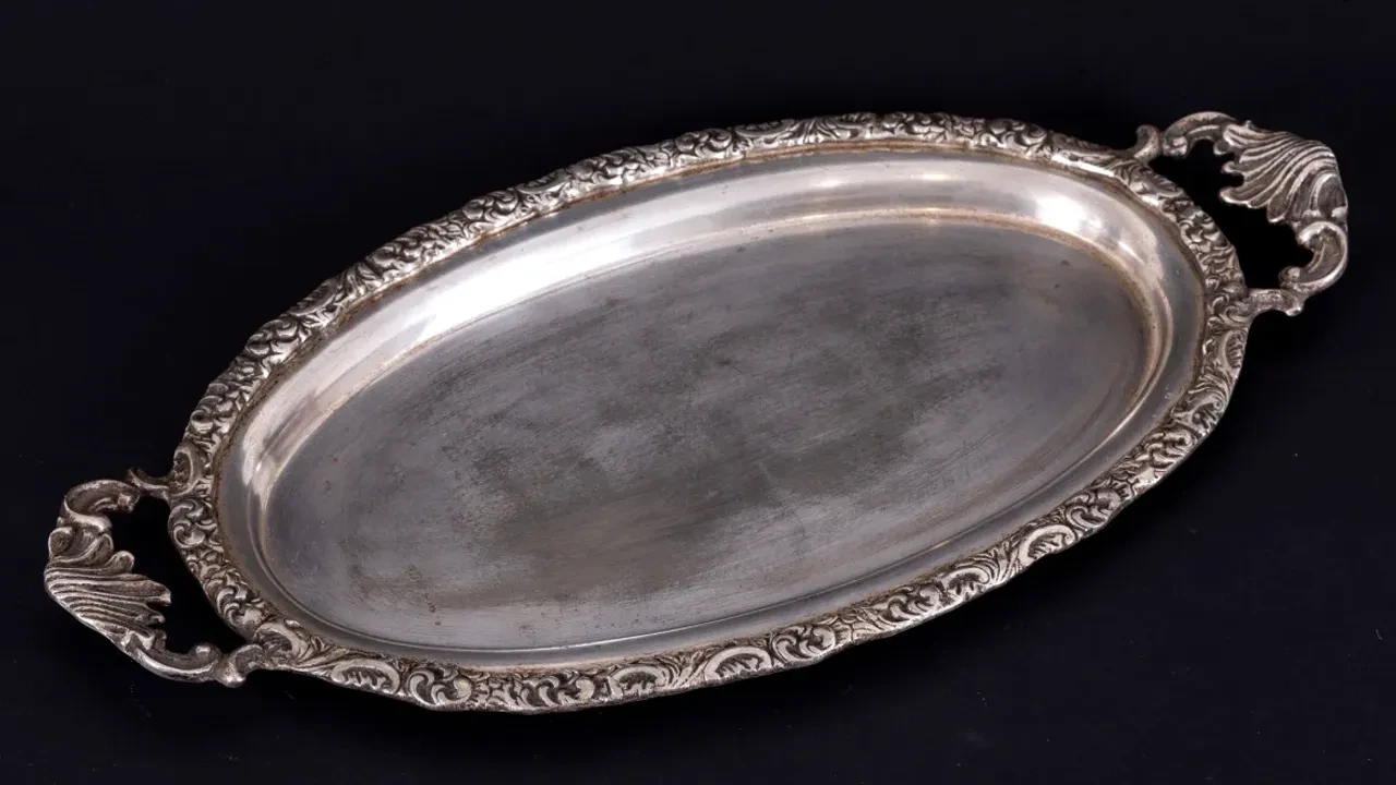 Evinde olan yaşadı! Gümüş tepsi servet değerinde: Fiyatı 85 bin TL'yi buluyor